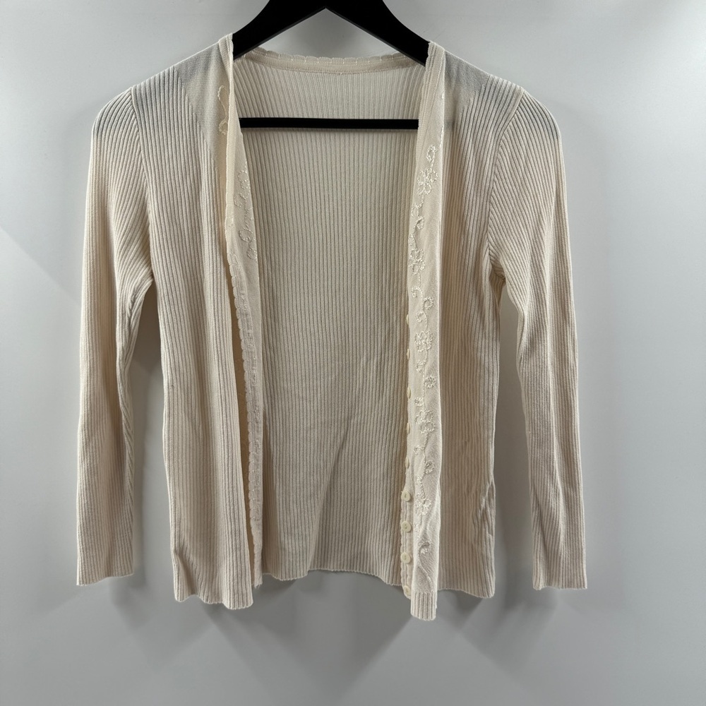 Ivory / Cream Lightweight Ribbed Sweater – Floral Embroidery, Button Front, S/M